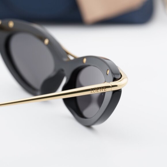 Loewe LW40166I 01A Cat Eye Sunglasses – Black Gold\\Grey